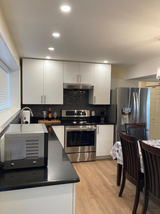 Bright Poolside Walkout Two Bedroom Basement Suite In The Okanagan Penticton Luaran gambar