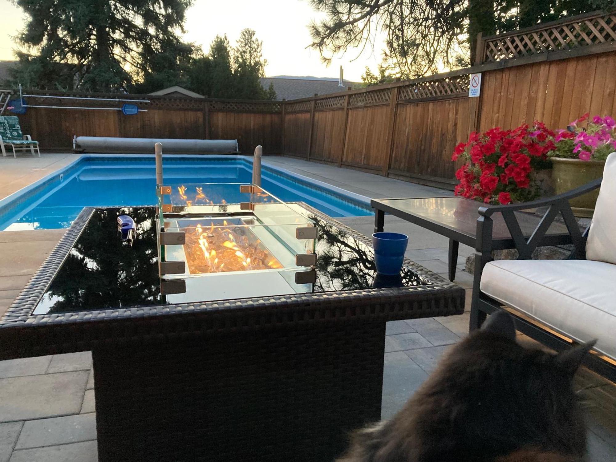 Bright Poolside Walkout Two Bedroom Basement Suite In The Okanagan Penticton Luaran gambar