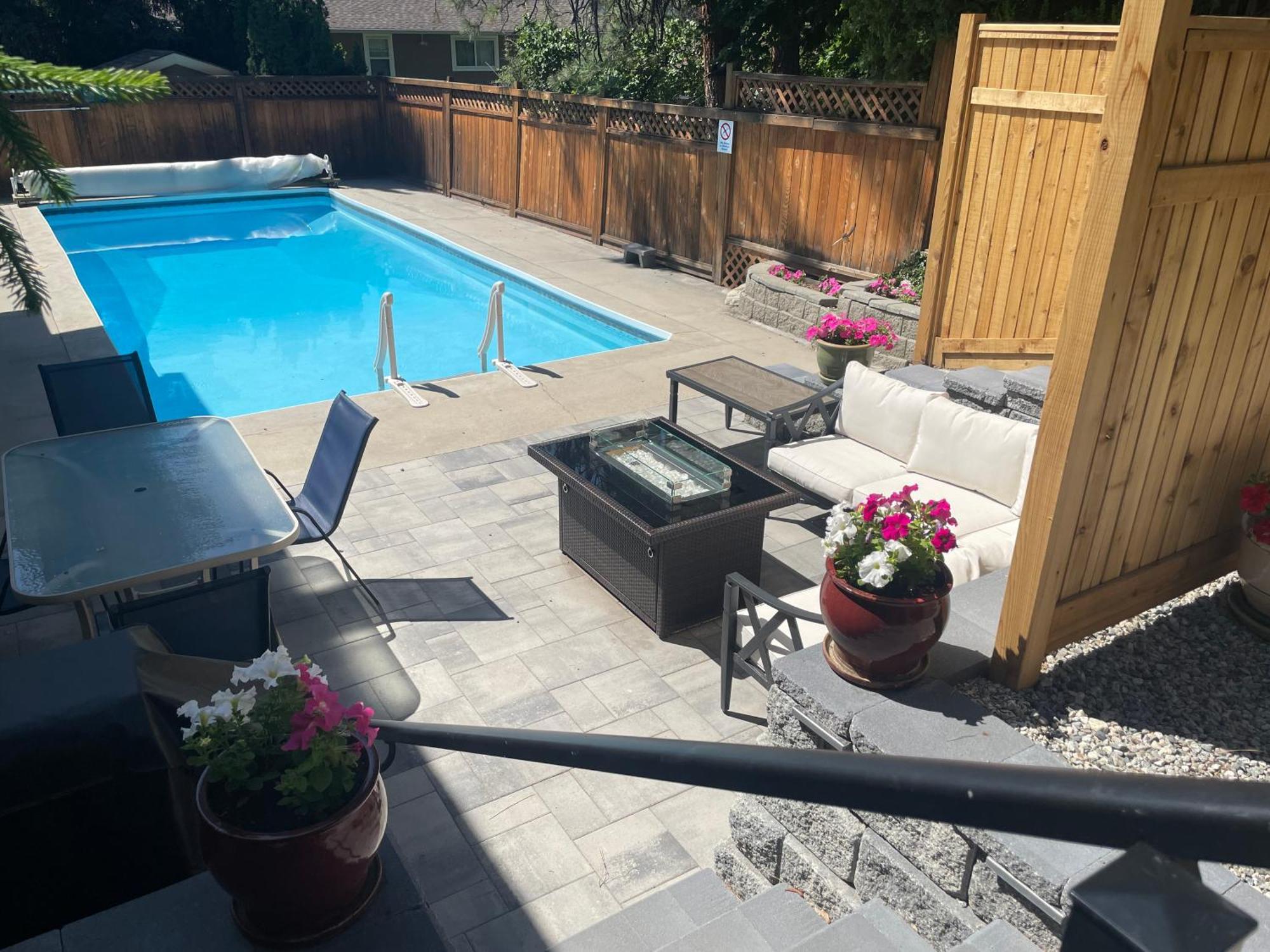 Bright Poolside Walkout Two Bedroom Basement Suite In The Okanagan Penticton Luaran gambar